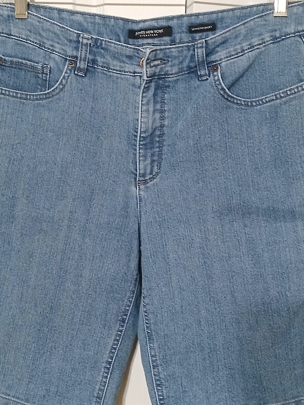 Jones New York Classic Light Wash Jean Shorts